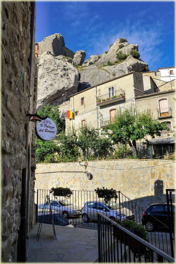 Hotel Il Palazzo Del Barone - Stanza Dei Maiorana à Pietrapertosa Extérieur photo